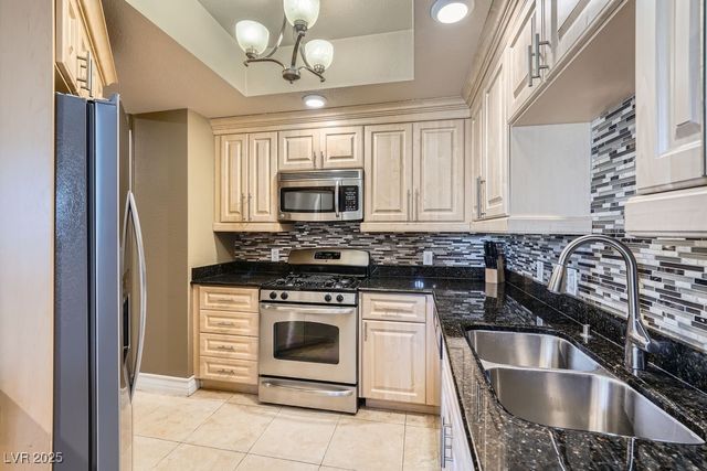 220 East Flamingo Road 402, Las Vegas, NV 89169