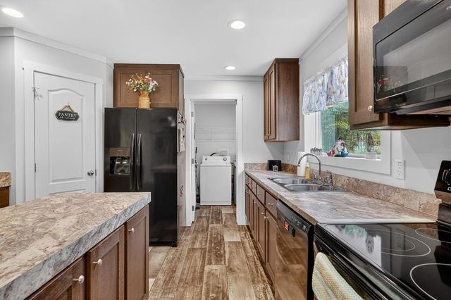 132 Treble Ln, Sparta, TN 38583