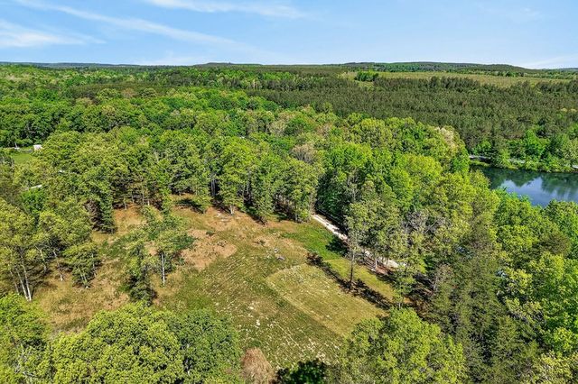 132 Treble Ln, Sparta, TN 38583