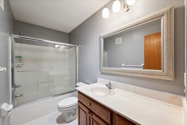 6913 Connelly Circle, Savage, MN 55378