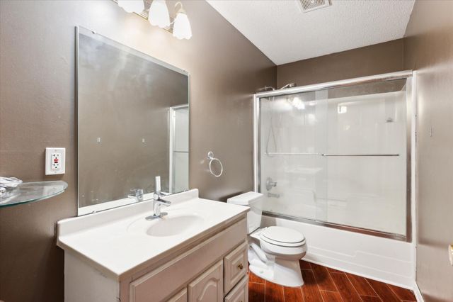 6913 Connelly Circle, Savage, MN 55378