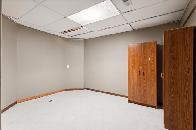 6913 Connelly Circle, Savage, MN 55378