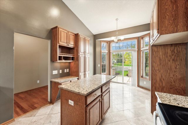 6913 Connelly Circle, Savage, MN 55378