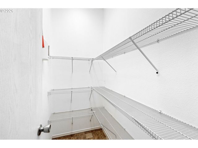 1501 N HAYDEN ISLAND Dr 61C, Portland, OR 97217