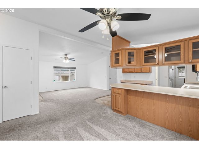 1501 N HAYDEN ISLAND Dr 61C, Portland, OR 97217