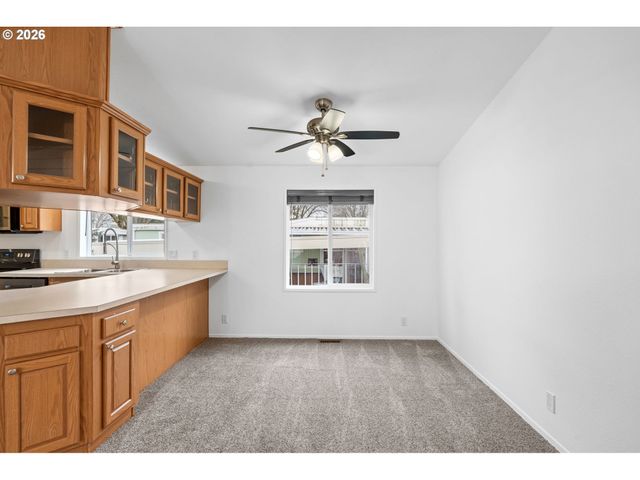 1501 N HAYDEN ISLAND Dr 61C, Portland, OR 97217