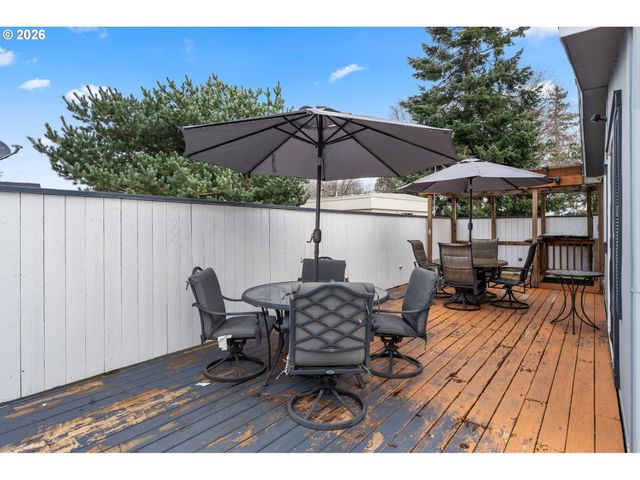 1501 N HAYDEN ISLAND Dr 61C, Portland, OR 97217