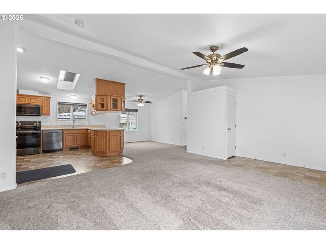 1501 N HAYDEN ISLAND Dr 61C, Portland, OR 97217