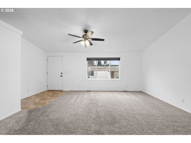 1501 N HAYDEN ISLAND Dr 61C, Portland, OR 97217