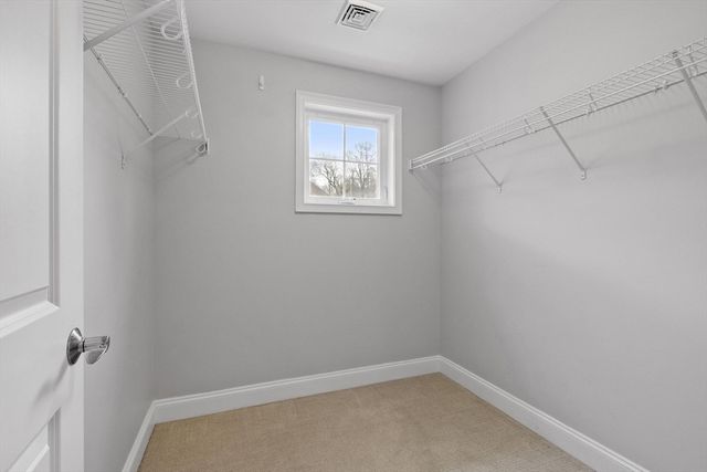 66 Oak St 66, Clinton, MA 01510