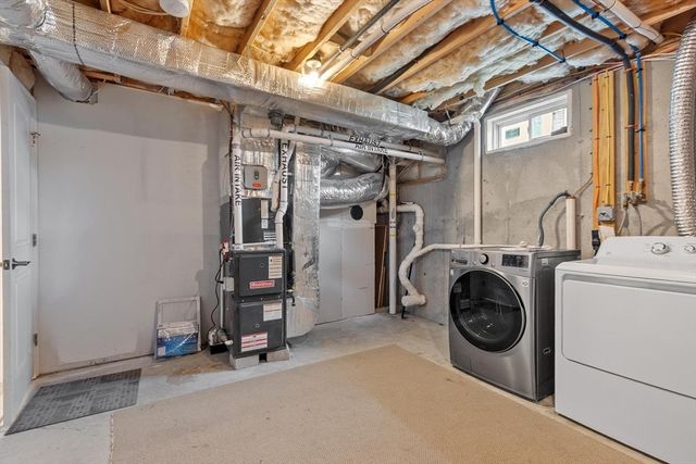 66 Oak St 66, Clinton, MA 01510