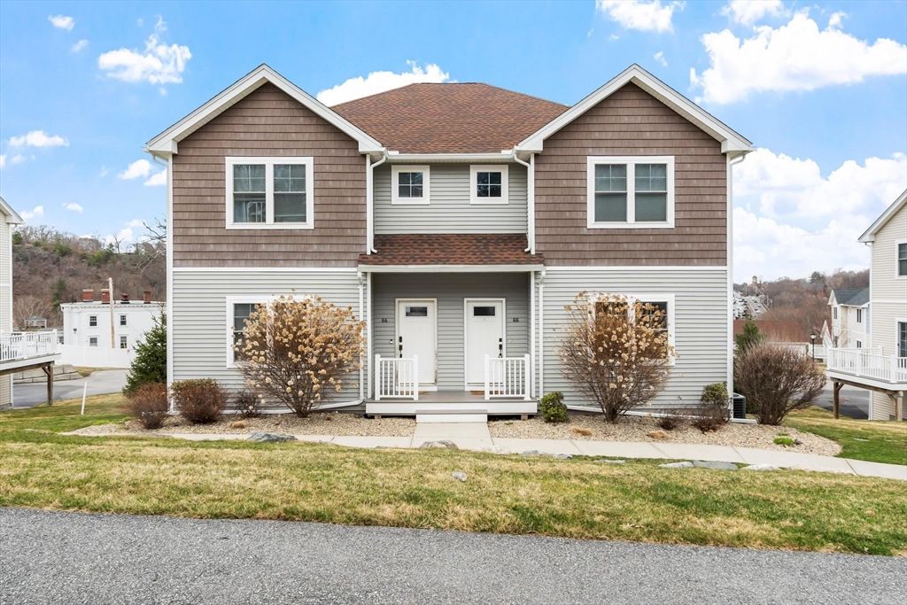 66 Oak St 66, Clinton, MA 01510