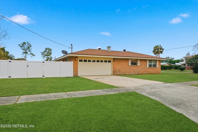 1751 STARWAN Road E, Jacksonville, FL 32211