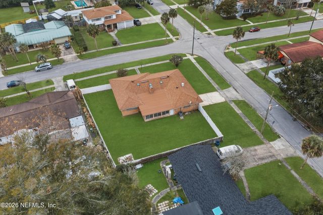 1751 STARWAN Road E, Jacksonville, FL 32211