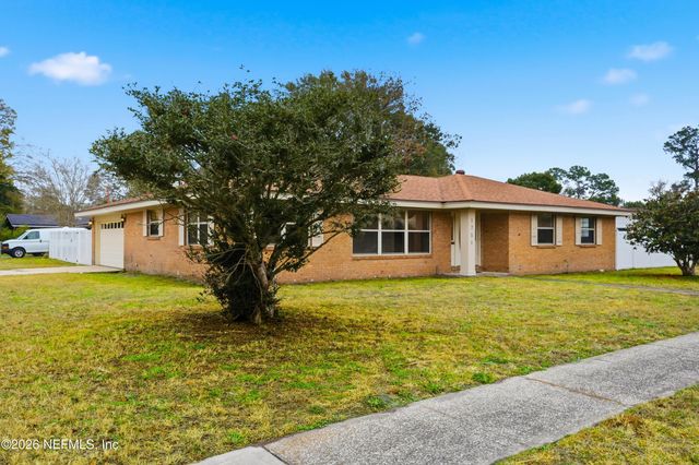 1751 STARWAN Road E, Jacksonville, FL 32211