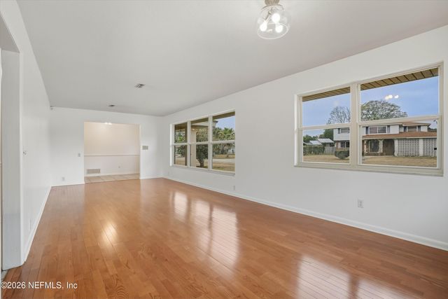 1751 STARWAN Road E, Jacksonville, FL 32211