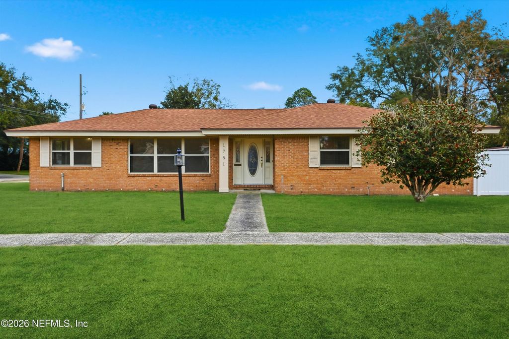 1751 STARWAN Road E, Jacksonville, FL 32211