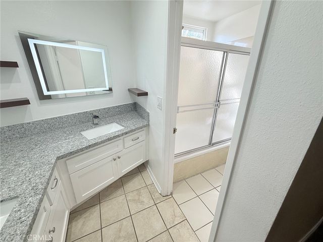 2121 Scott Road 104, Burbank, CA 91504