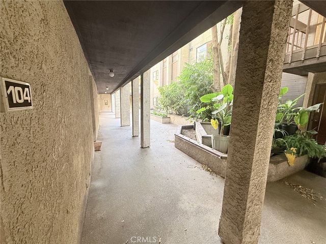 2121 Scott Road 104, Burbank, CA 91504