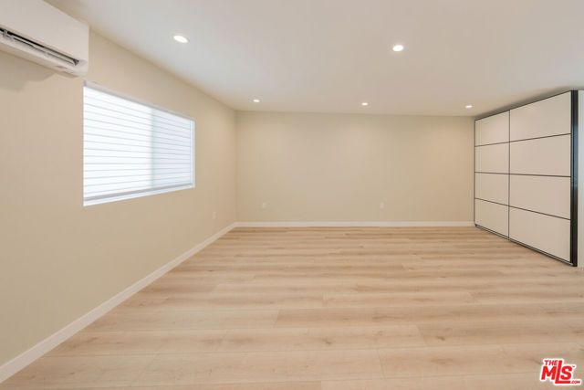 8437 Wakefield Avenue, Panorama City (los Angeles), CA 91402