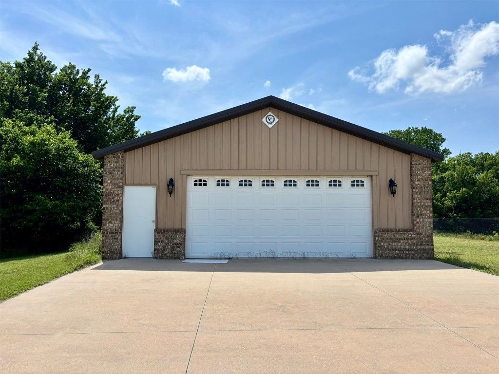 898 county street 2922, Tuttle, OK 73089