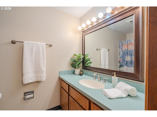 1003 Nw 132ND St, Vancouver, WA 98685