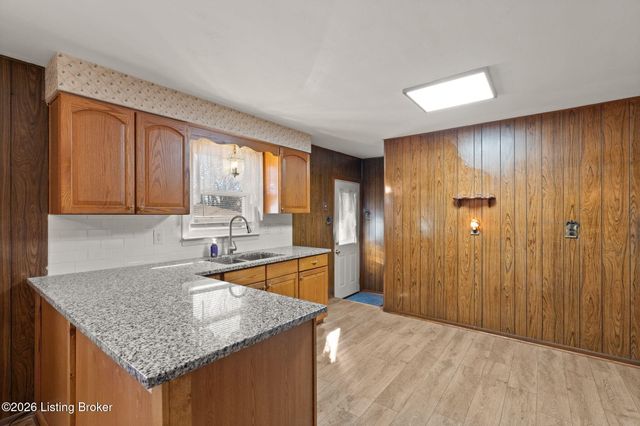 5309 Dahl Rd, Louisville, KY 40213