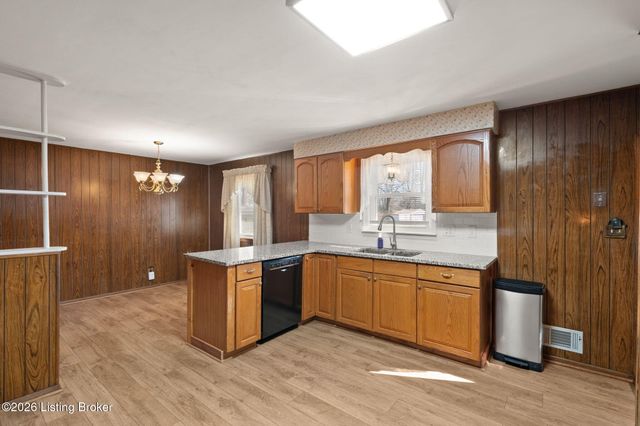 5309 Dahl Rd, Louisville, KY 40213