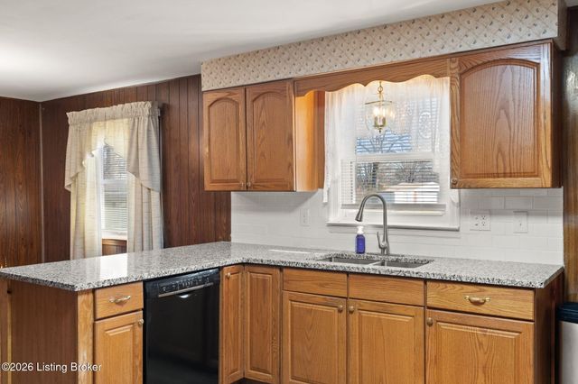 5309 Dahl Rd, Louisville, KY 40213