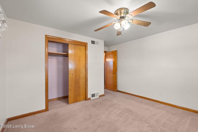 5309 Dahl Rd, Louisville, KY 40213