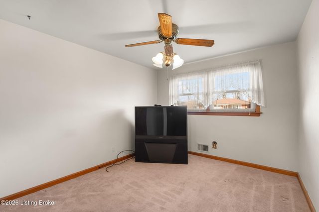 5309 Dahl Rd, Louisville, KY 40213