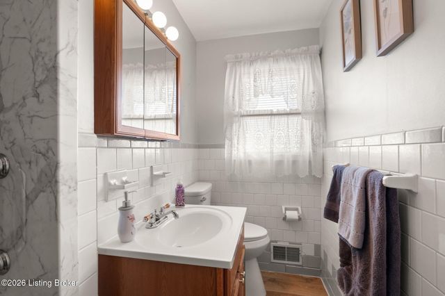 5309 Dahl Rd, Louisville, KY 40213