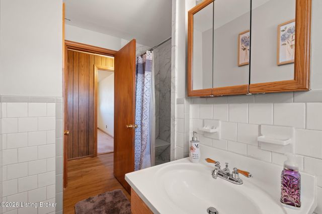 5309 Dahl Rd, Louisville, KY 40213