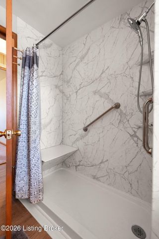 5309 Dahl Rd, Louisville, KY 40213