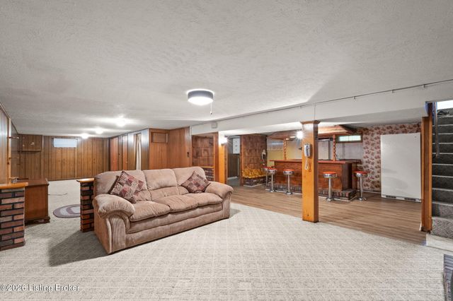 5309 Dahl Rd, Louisville, KY 40213