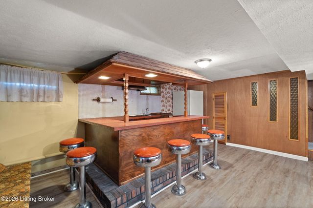 5309 Dahl Rd, Louisville, KY 40213