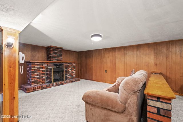 5309 Dahl Rd, Louisville, KY 40213