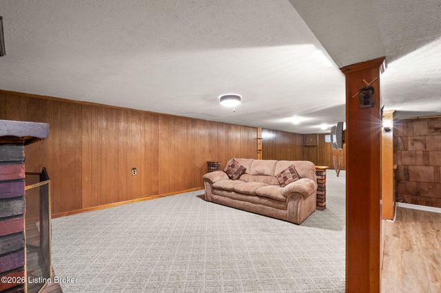 5309 Dahl Rd, Louisville, KY 40213