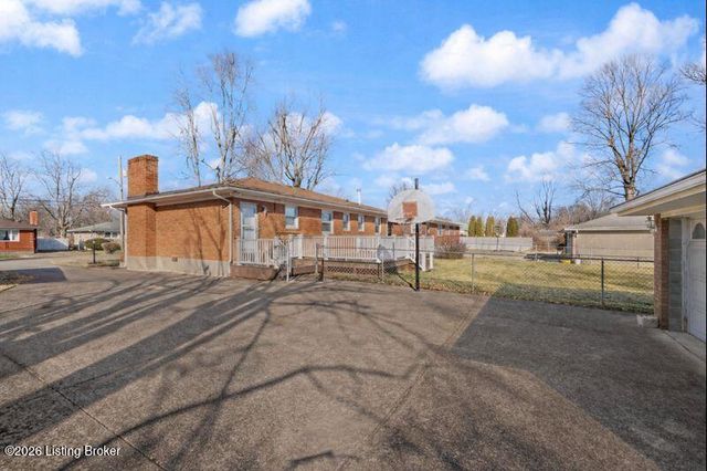 5309 Dahl Rd, Louisville, KY 40213