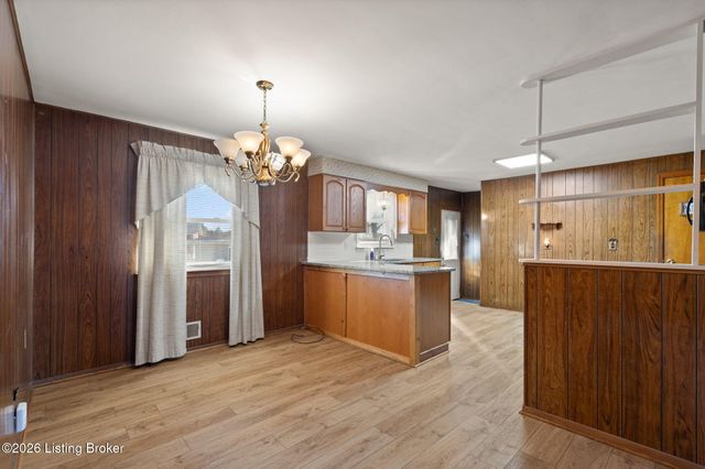 5309 Dahl Rd, Louisville, KY 40213