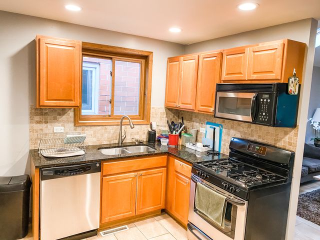 807 S Claremont Avenue 3, Chicago, IL 60612