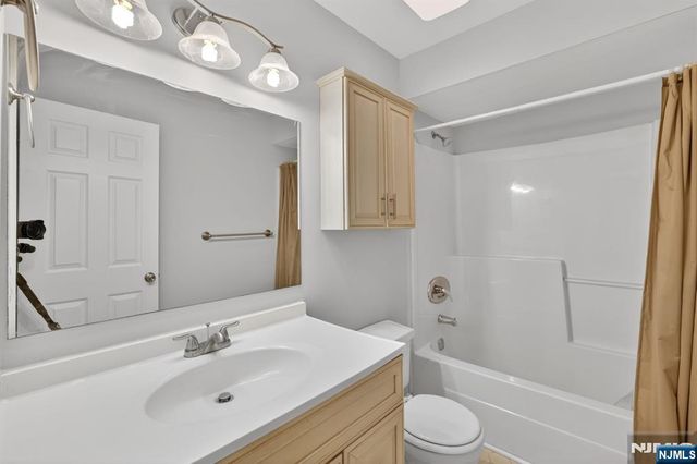 102 Federal Hill Road U102A, Pompton Lakes, NJ 07442