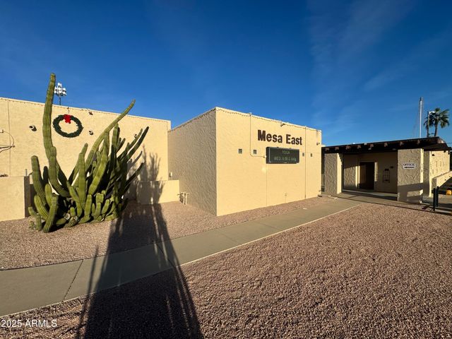 106 S 72ND Place, Mesa, AZ 85208