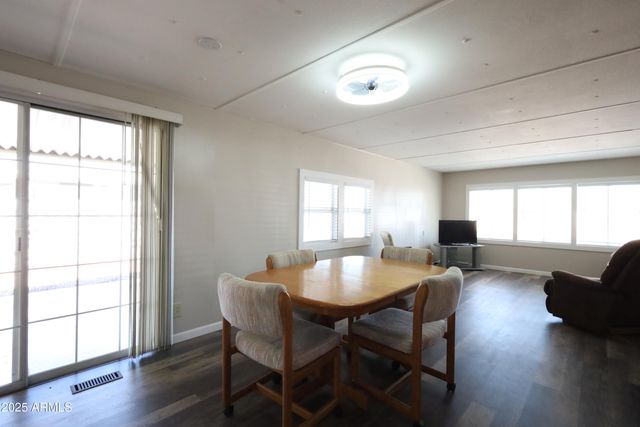 106 S 72ND Place, Mesa, AZ 85208