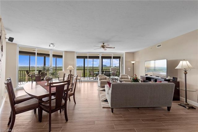 445 Cove Tower DR # 702, Naples, FL 34110