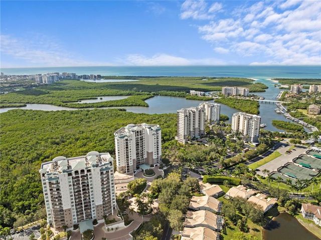 445 Cove Tower DR # 702, Naples, FL 34110