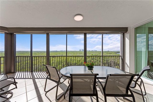 445 Cove Tower DR # 702, Naples, FL 34110