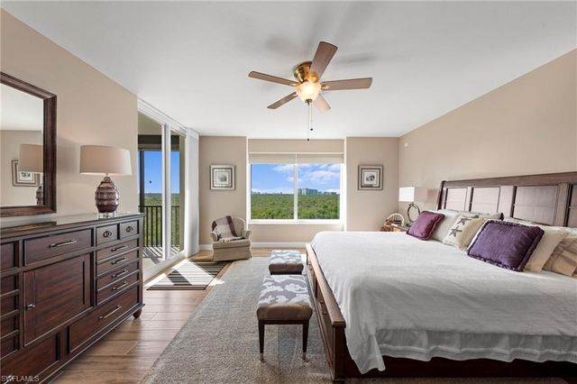 445 Cove Tower DR # 702, Naples, FL 34110