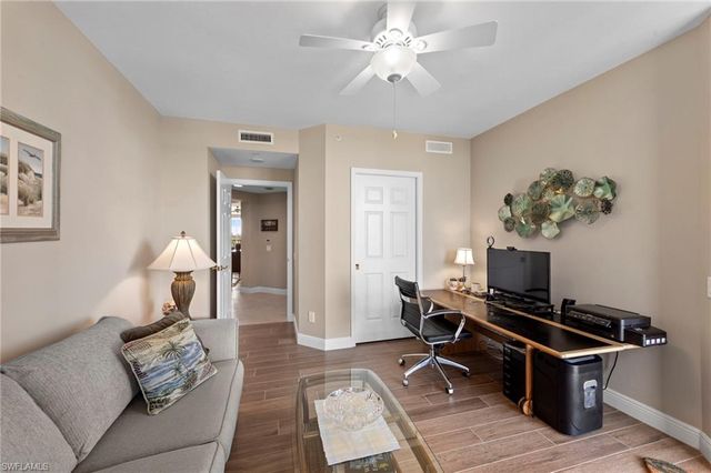 445 Cove Tower DR # 702, Naples, FL 34110