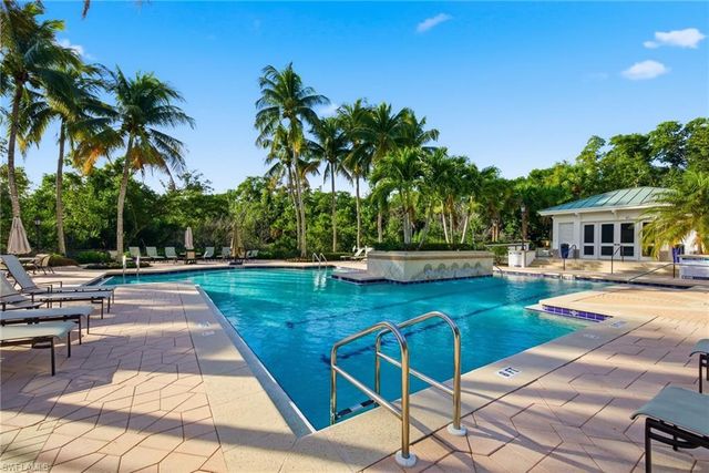 445 Cove Tower DR # 702, Naples, FL 34110